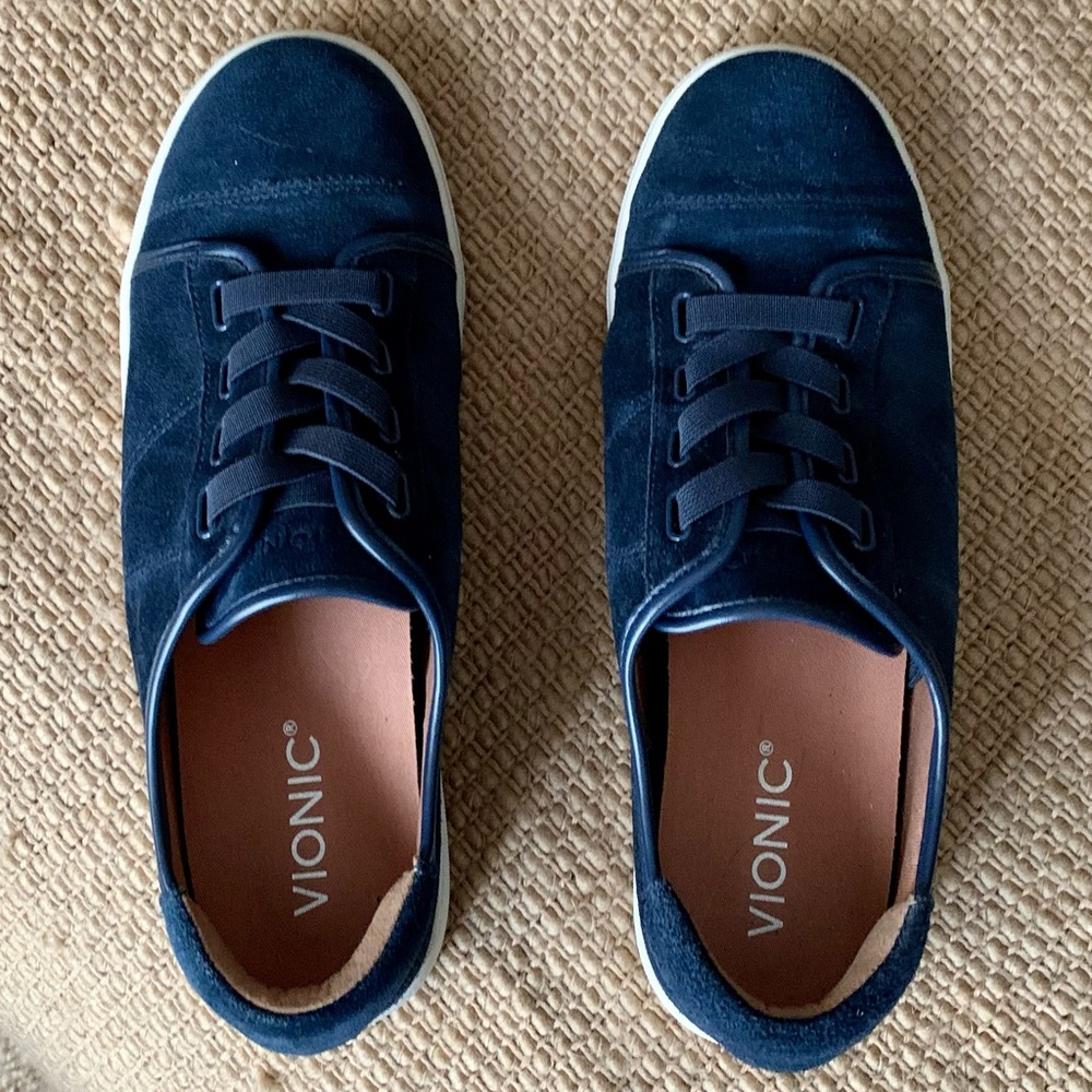 Vionic navy suede casual wear sneaker size 8.5 US, 40 EU